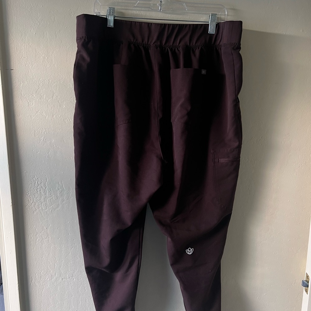 Figs Deep Blue AND Brown Women's Joggers. 2 pairs of pants! - Picture 6 of 7